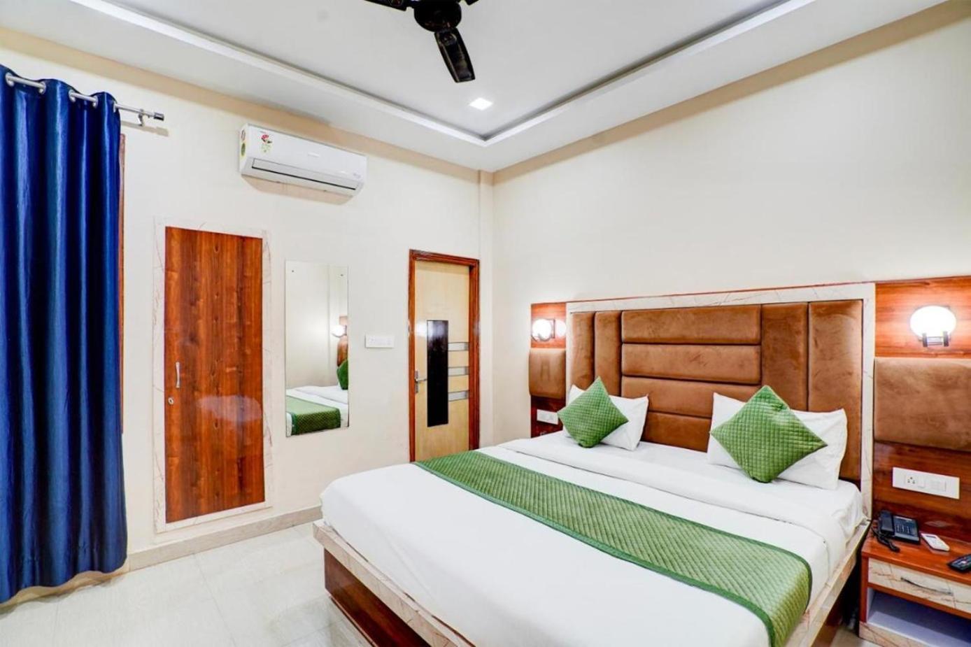 Apartmán The Five Dimension Agra  Exteriér fotografie