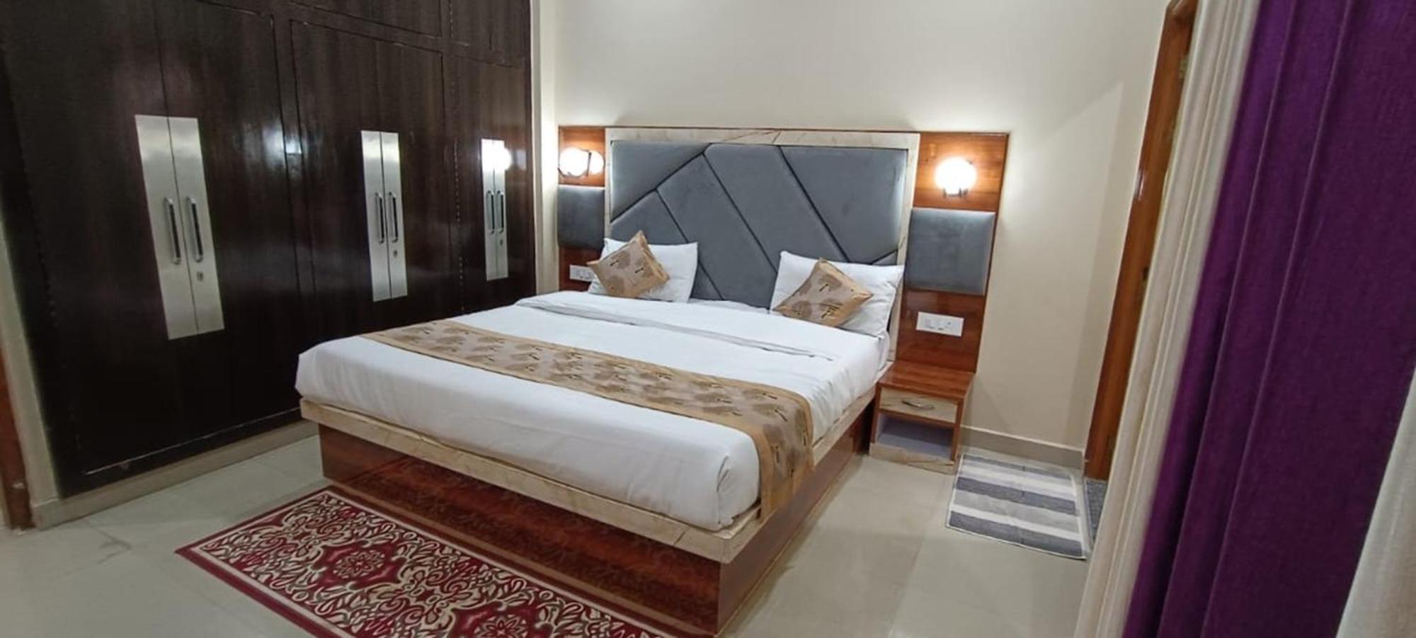 Apartmán The Five Dimension Agra  Exteriér fotografie